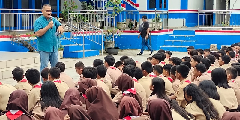 Ketua Umum JMSI Motivasi Siswa SMPN 1 Padangsidimpuan, Tanya Siapa yang Mau Jadi Astronot