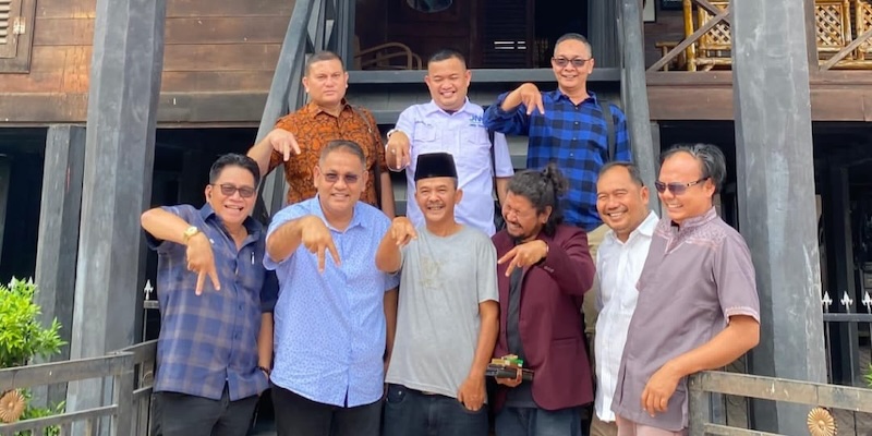 Silaturahmi Budaya, Ketum JMSI Teguh Santosa Sambangi Rumah Adat Bagas Godang di Madina